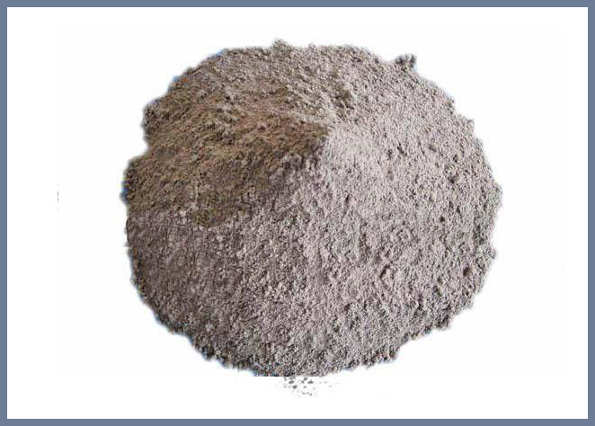 捣打料是指用捣打(人工或机械)方法施工，并在高于常温的加热作用下硬化的不定型耐火材料。由具有一定级配的耐火骨料、粉料、结合剂、外加剂加水或其他液体经过混炼而成。按材质分类有高铝质、粘土质、镁质、白云石质、锆质及碳化硅-碳质耐火捣打料，石英质捣打料。